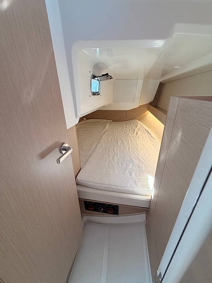 Beneteau Oceanis 30.1 - 2021 - Fullutrustad 10 of 12