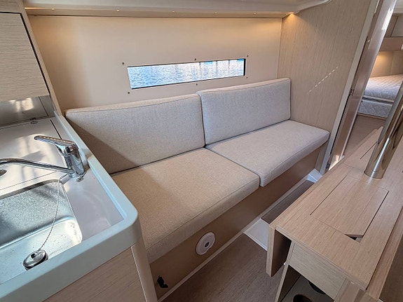 Beneteau Oceanis 30.1 - 2021 - Fullutrustad 8 of 12