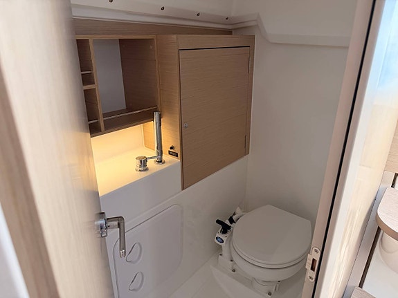 Beneteau Oceanis 30.1 - 2021 - Fullutrustad 11 of 12