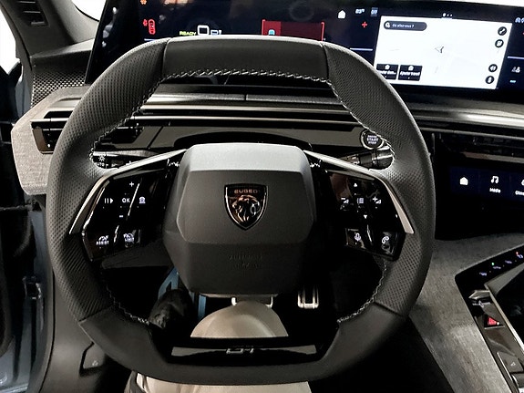 Peugeot e-3008 10 of 14