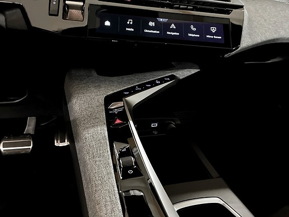 Peugeot e-3008 13 of 14