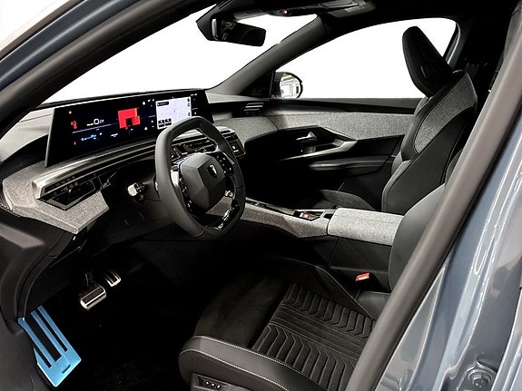 Peugeot e-3008 5 of 14