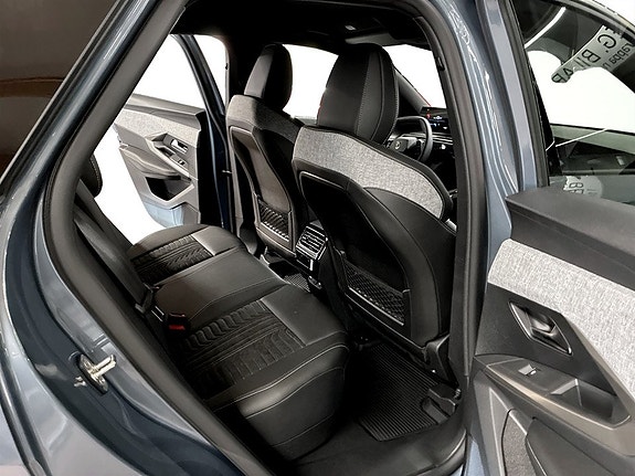 Peugeot e-3008 6 of 14