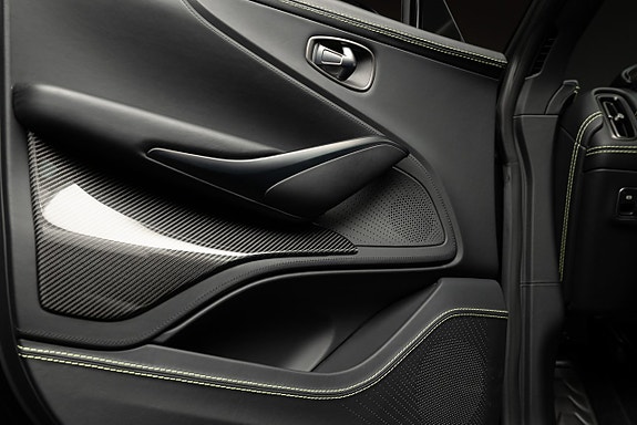 Aston Martin DBX707 10 of 22