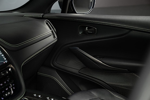 Aston Martin DBX707 15 of 22
