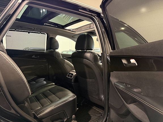Kia Sorento 12 of 24