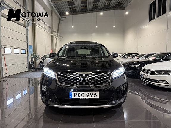 Kia Sorento 4 of 24