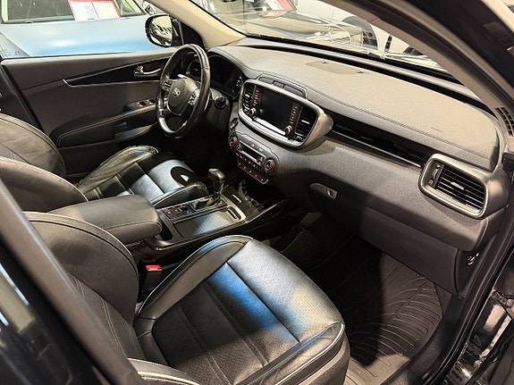 Kia Sorento 13 of 24