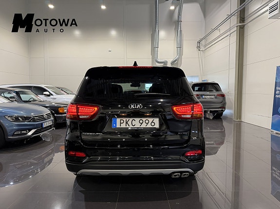 Kia Sorento 3 of 24