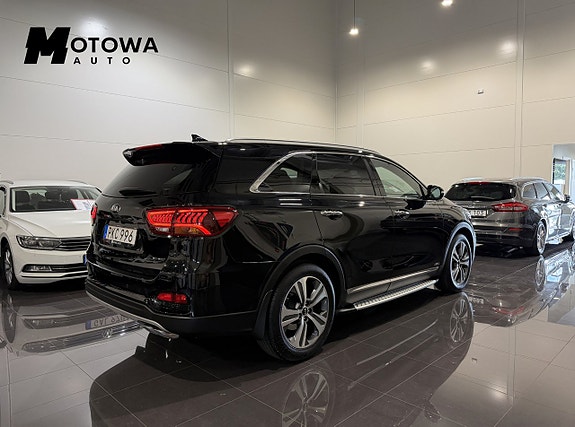 Kia Sorento 2 of 24