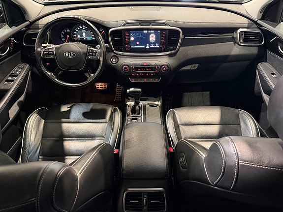 Kia Sorento 10 of 24
