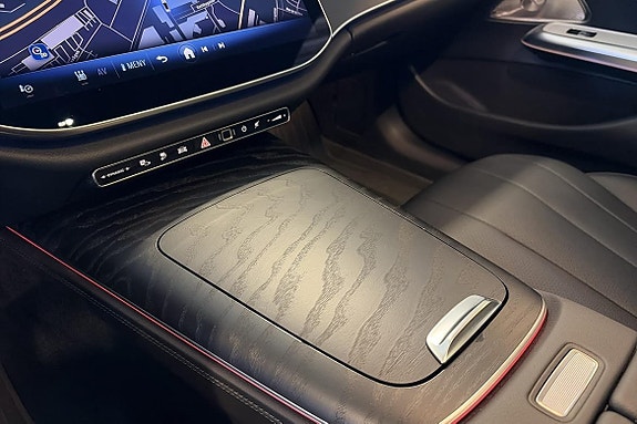 Mercedes-Benz E300 de 17 of 22