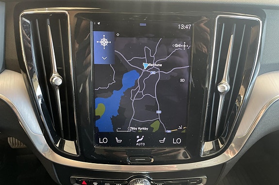 Volvo V60 Cross Country 25 of 28