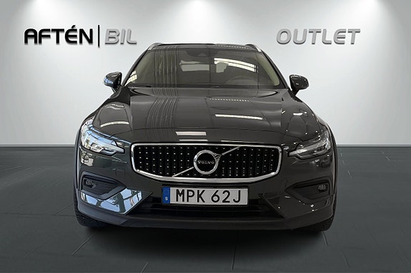 Volvo V60 Cross Country 3 of 28