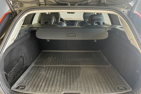 Volvo V60 Cross Country 18 of 28