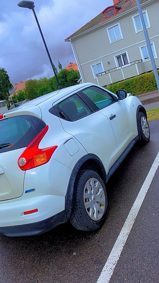 Nissan Juke 2 of 4
