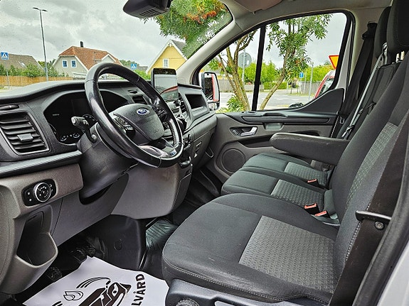 Ford Transit Custom 9 of 13