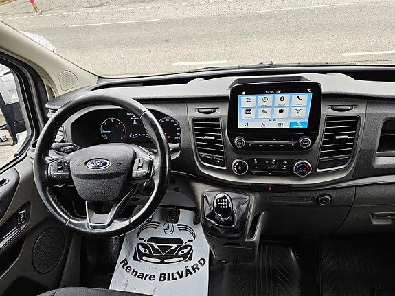 Ford Transit Custom 13 of 13