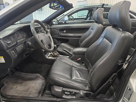 Volvo C70 14 of 30