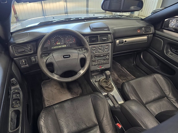 Volvo C70 17 of 30