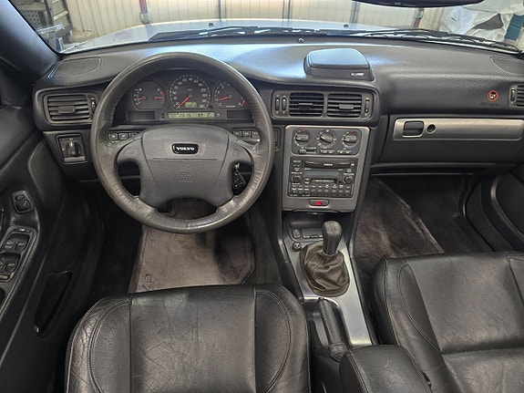 Volvo C70 23 of 30