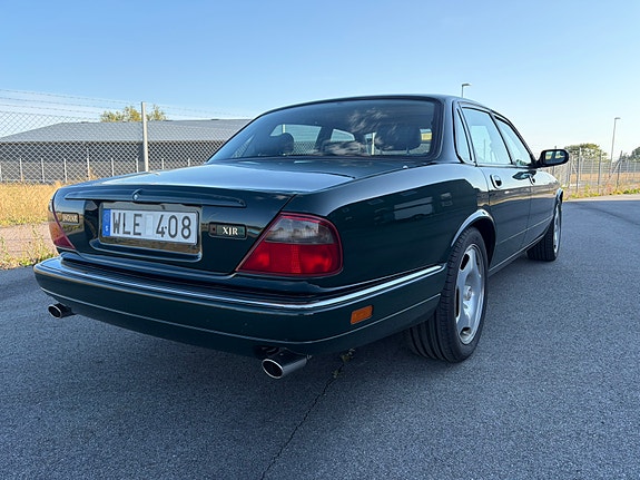 Jaguar XJR 3 of 10