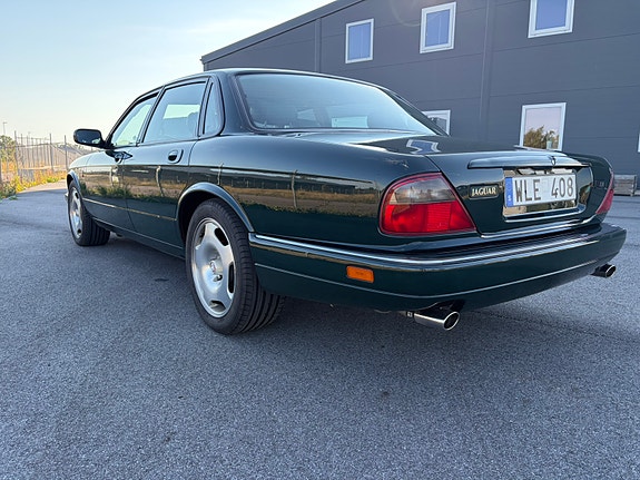 Jaguar XJR 4 of 10