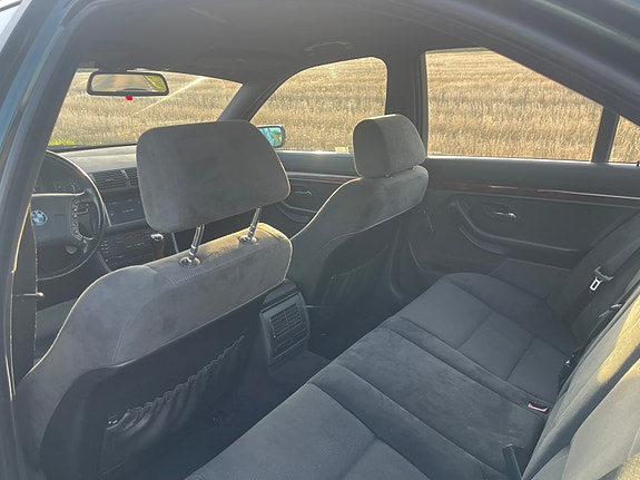 BMW 523i 9 of 9