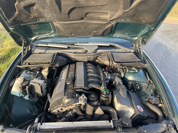 BMW 523i 7 of 9