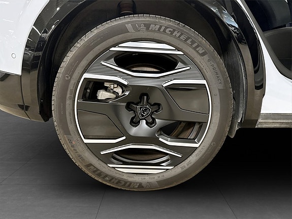 Peugeot e-3008 9 of 21