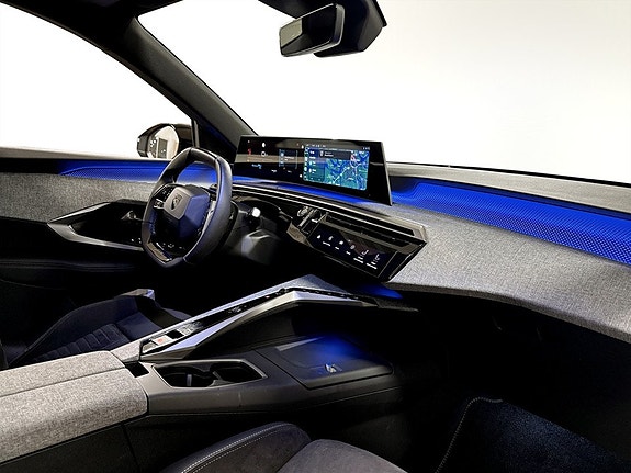 Peugeot e-3008 14 of 21