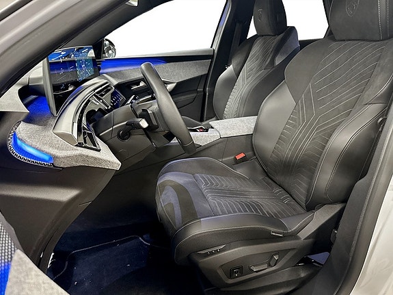 Peugeot e-3008 6 of 21