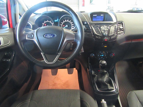 Ford Fiesta 4 of 5