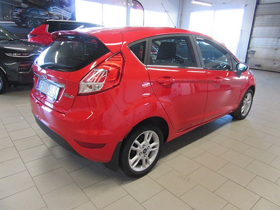 Ford Fiesta 2 of 5