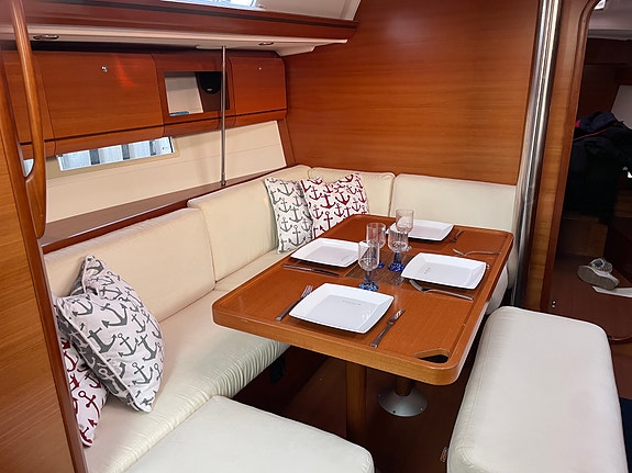 Dufour 405 Grand Large 2009 till salu 8 of 15
