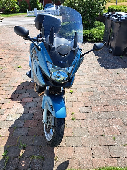 Honda NT700VA Deauville 4 of 8