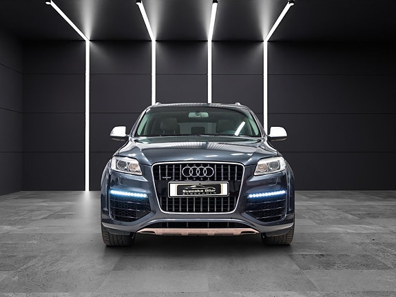 Audi Q7 2 of 19