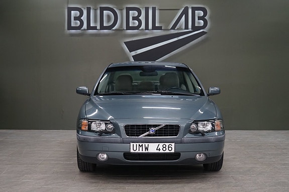 Volvo S60 2 of 11