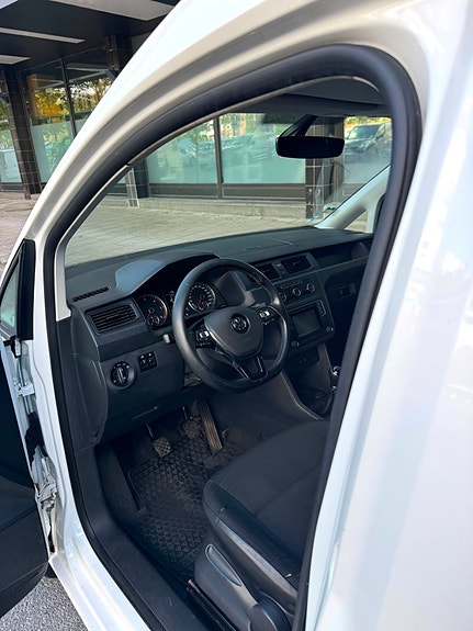 Volkswagen Caddy Maxi 6 of 11
