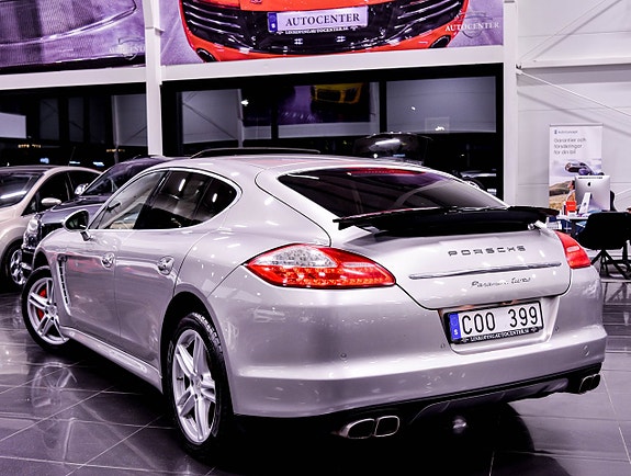 Porsche Panamera Turbo 3 of 30