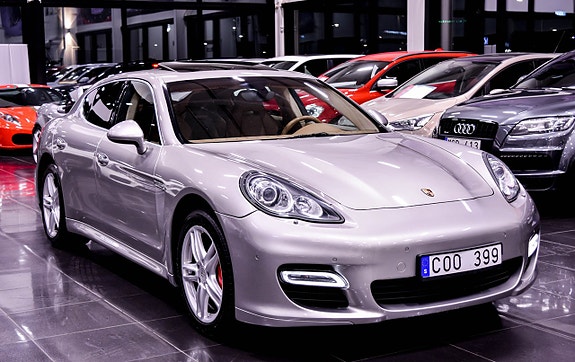 Porsche Panamera Turbo 8 of 30