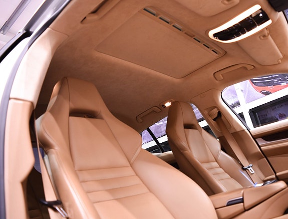 Porsche Panamera Turbo 12 of 30
