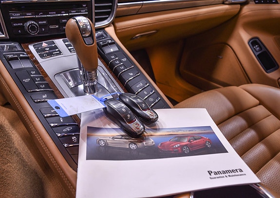 Porsche Panamera Turbo 14 of 30