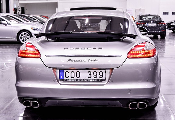 Porsche Panamera Turbo 10 of 30