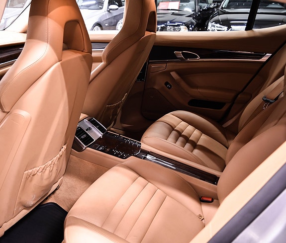 Porsche Panamera Turbo 26 of 30