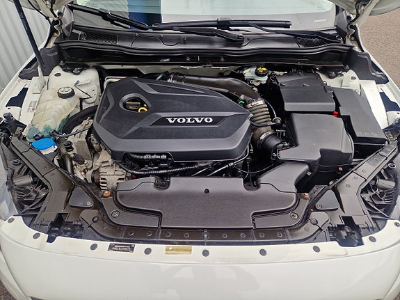 Volvo V40 11 of 16