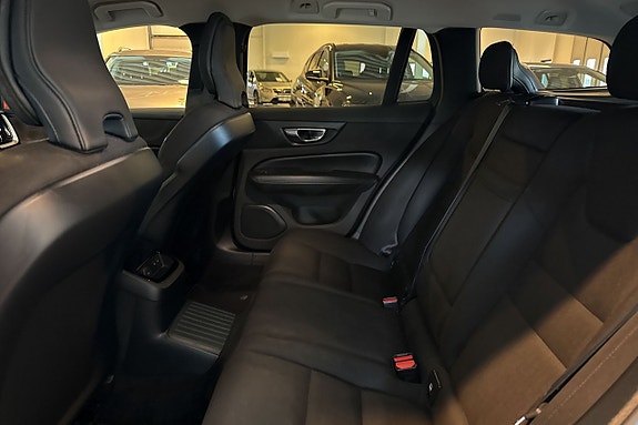 Volvo V60 16 of 18