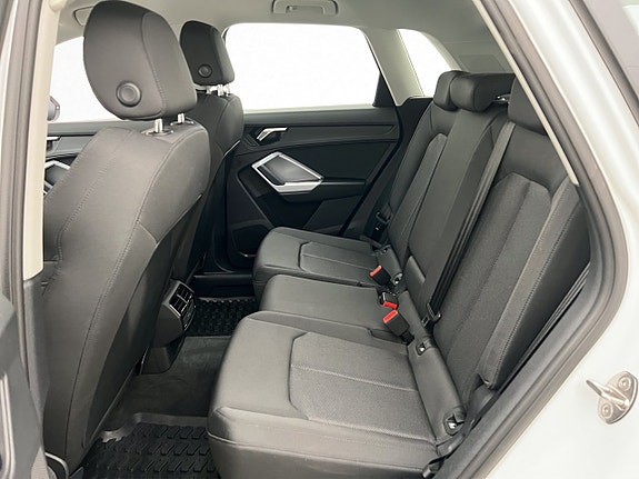 Audi Q3 11 of 24