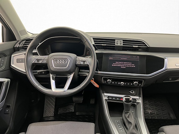 Audi Q3 9 of 24