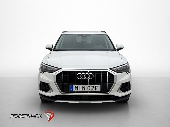 Audi Q3 2 of 24